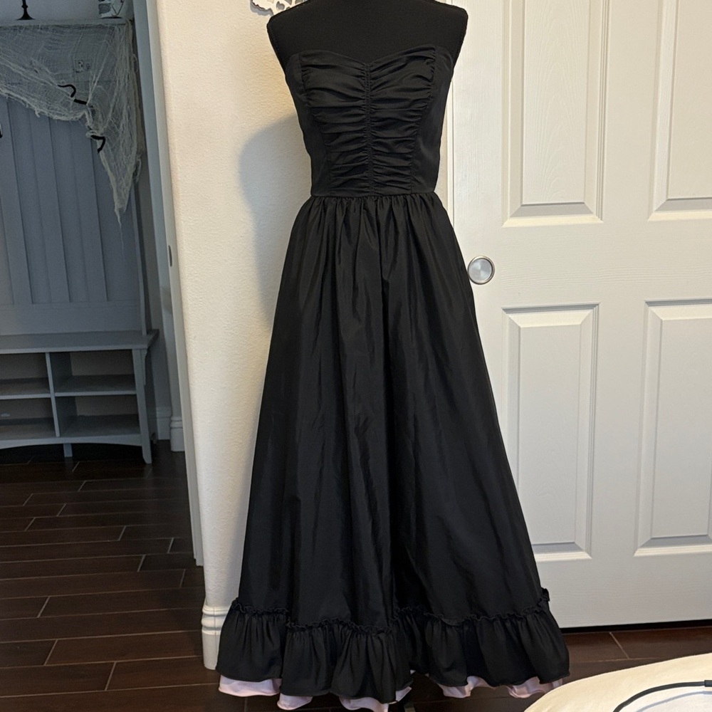 Vintage prom Black and pink Strapless Dress